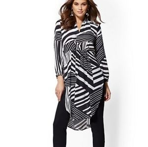 NWT New York & Company Black & White Print Tunic
